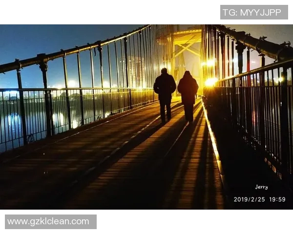 足球明星老婆们的光辉背影与默默支持揭示了他们成功背后的故事